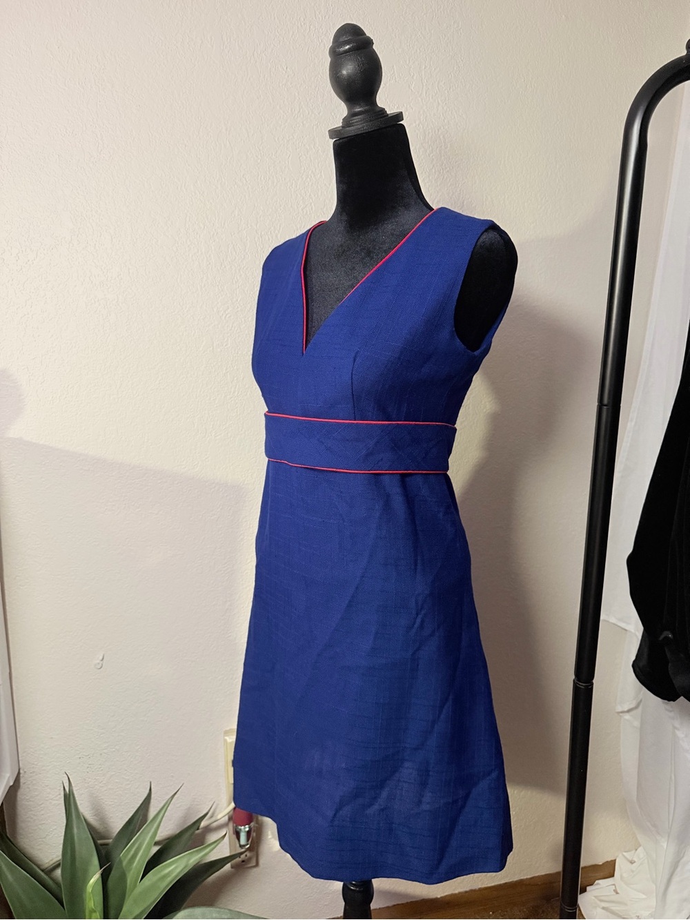 Vintage Sleeveless Dark Blue V-Neck Dress with Red Piping
